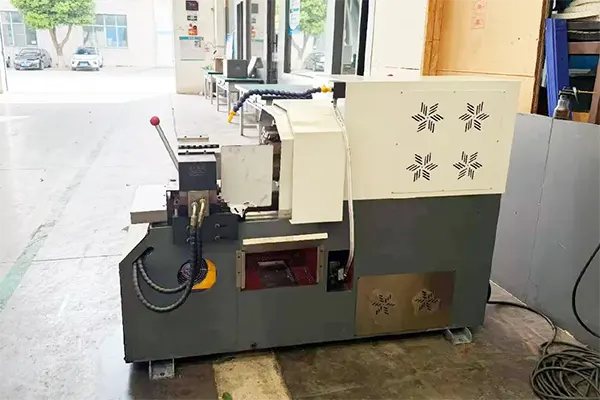 Features of the Small S8139 Type Pipe Threader Features of the Small S8139 Type Pipe Threader